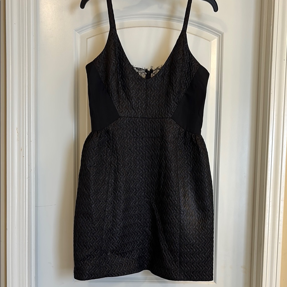 Elegant Black Sleeveless Dress